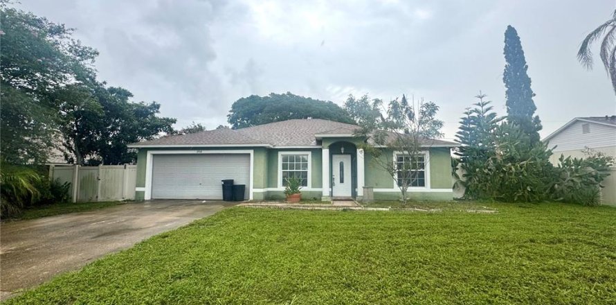 Casa en Deltona, Florida 4 dormitorios, 150.13 m2 № 1898794