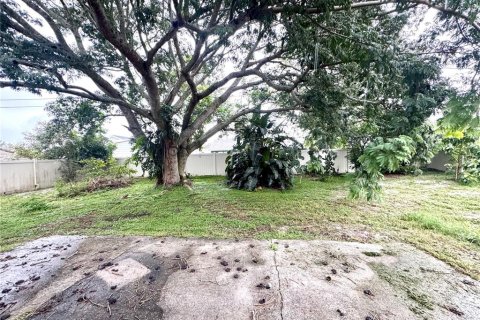 House in Deltona, Florida 4 bedrooms, 150.13 sq.m. № 1898794 - photo 28