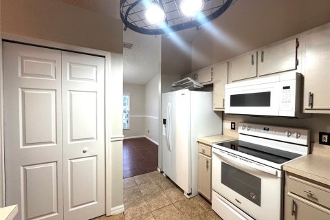 House in Deltona, Florida 4 bedrooms, 150.13 sq.m. № 1898794 - photo 7