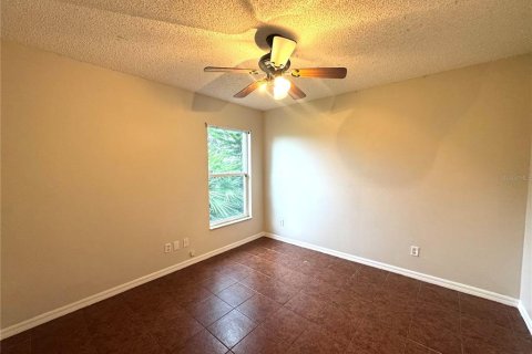 House in Deltona, Florida 4 bedrooms, 150.13 sq.m. № 1898794 - photo 20