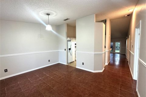 House in Deltona, Florida 4 bedrooms, 150.13 sq.m. № 1898794 - photo 4