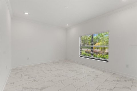 House in Davenport, Florida 5 bedrooms, 449.46 sq.m. № 1821212 - photo 9