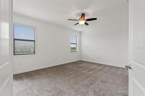 House in Davenport, Florida 5 bedrooms, 449.46 sq.m. № 1821212 - photo 20
