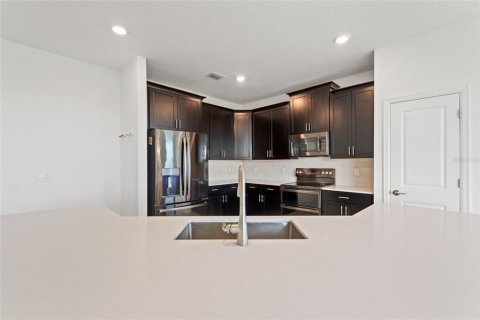 House in Davenport, Florida 5 bedrooms, 449.46 sq.m. № 1821212 - photo 15