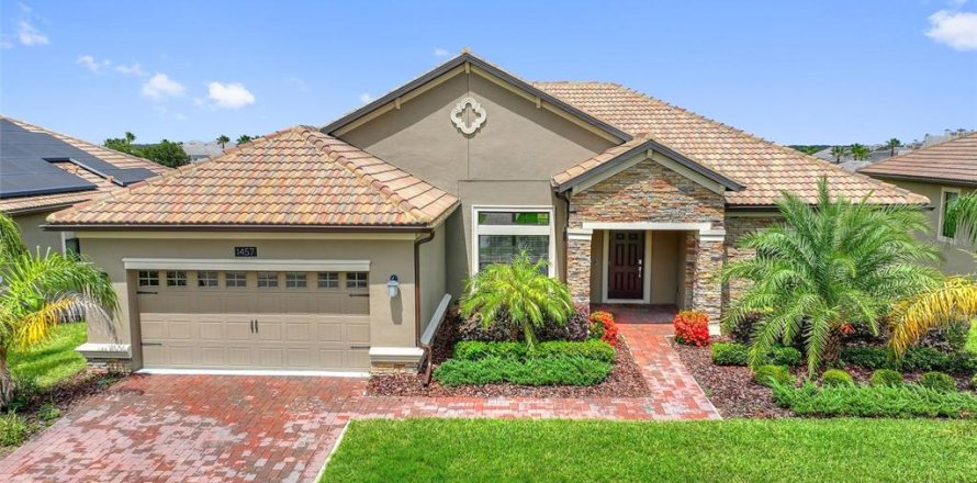 House in Davenport, Florida 5 bedrooms, 449.46 sq.m. № 1821212