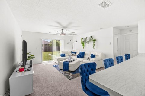 Villa ou maison à vendre à Port St. Lucie, Floride: 3 chambres, 144.18 m2 № 2177141 - photo 4