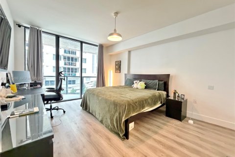 Condo in Miami, Florida, 1 bedroom  № 2042502 - photo 10