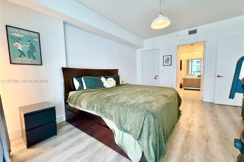 Condo in Miami, Florida, 1 bedroom  № 2042502 - photo 13