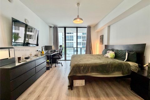 Condo in Miami, Florida, 1 bedroom  № 2042502 - photo 12