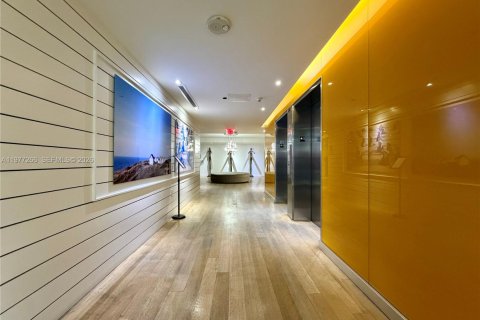 Condo in Miami, Florida, 1 bedroom  № 2042502 - photo 17