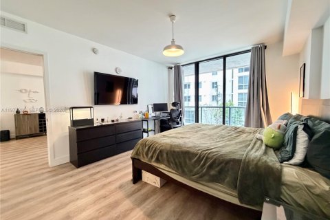 Condo in Miami, Florida, 1 bedroom  № 2042502 - photo 11