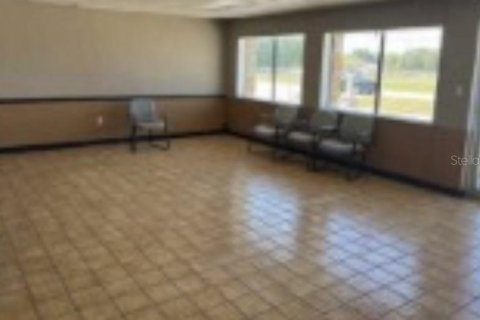 Propiedad comercial en venta en Lake Wales, Florida № 1906054 - foto 8