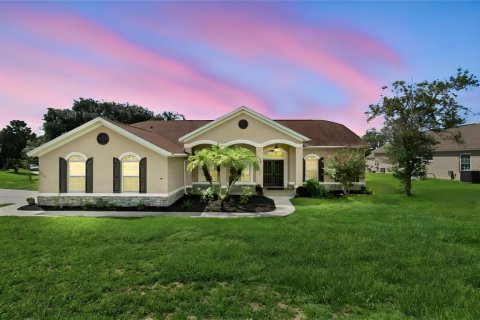 Villa ou maison à Clermont, Floride 4 chambres, 215.44 m2 № 2272866
