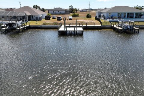 Land in Cape Coral, Florida № 2029271 - photo 4