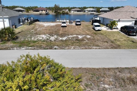 Land in Cape Coral, Florida № 2029271 - photo 7