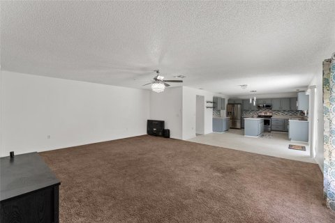 House in Winter Haven, Florida 4 bedrooms, 283.35 sq.m. № 1793404 - photo 16