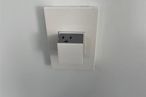 Condominio en alquiler en Saint Petersburg, Florida, 1 dormitorio, 45.99 m2 № 1023039 - foto 11