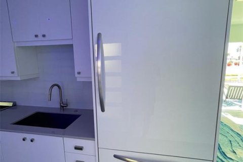 Condominio en alquiler en Saint Petersburg, Florida, 1 dormitorio, 45.99 m2 № 1023039 - foto 12