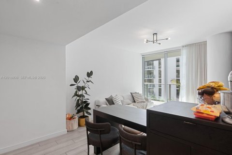 Снять в аренду кондоминиум в Майами, Флорида 2 спальни, 74.23м2, № 2077558 - фото 4