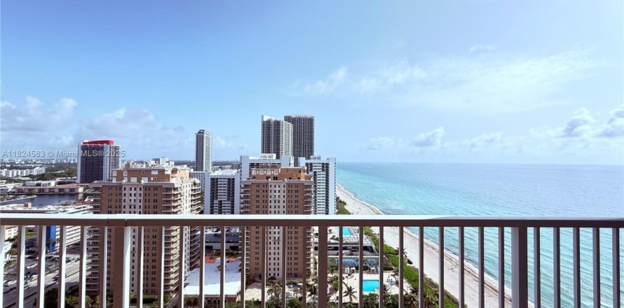 Condo in Hallandale Beach, Florida, 2 bedrooms  № 1794220