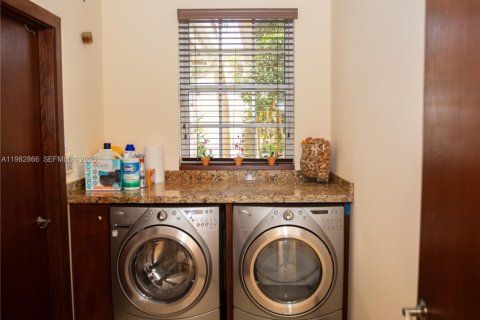 Снять в аренду виллу или дом в Бока-Ратон, Флорида 3 спальни, 229.65м2, № 2047710 - фото 24