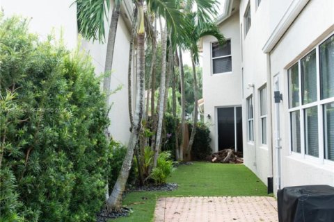 Снять в аренду виллу или дом в Бока-Ратон, Флорида 3 спальни, 229.65м2, № 2047710 - фото 25