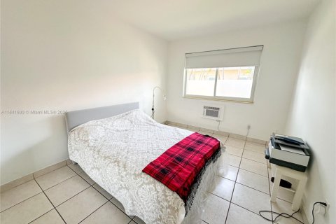 Condo in Miami Beach, Florida, 1 bedroom  № 1939584 - photo 13