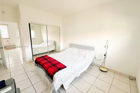 Condo in Miami Beach, Florida, 1 bedroom  № 1939584 - photo 14