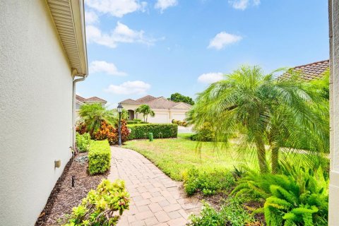 House in Bradenton, Florida 2 bedrooms, 141.68 sq.m. № 2200236 - photo 4
