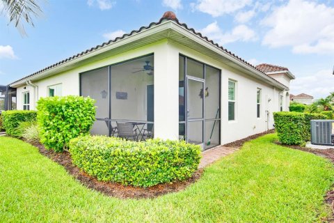 House in Bradenton, Florida 2 bedrooms, 141.68 sq.m. № 2200236 - photo 8