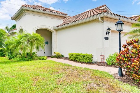 House in Bradenton, Florida 2 bedrooms, 141.68 sq.m. № 2200236 - photo 3