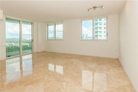 Condo in Hallandale Beach, Florida, 3 bedrooms № 2037459 - photo 4