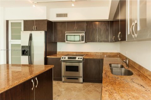 Condo in Hallandale Beach, Florida, 3 bedrooms № 2037459 - photo 6
