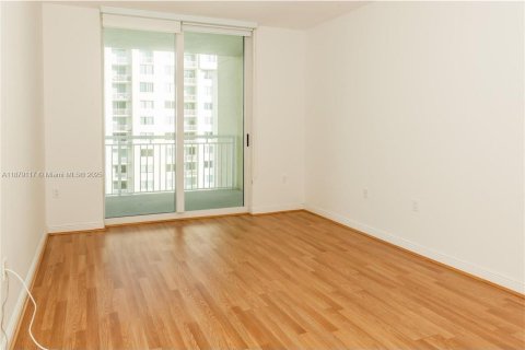 Condo in Hallandale Beach, Florida, 3 bedrooms № 2037459 - photo 7