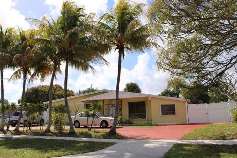 Купить виллу или дом в Вест-Парк, Флорида 4 спальни, 162.49м2, № 2043650 - фото 4