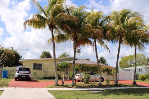 Дом в Вест-Парк, Флорида 4 спальни, 162.49м2 № 2043650