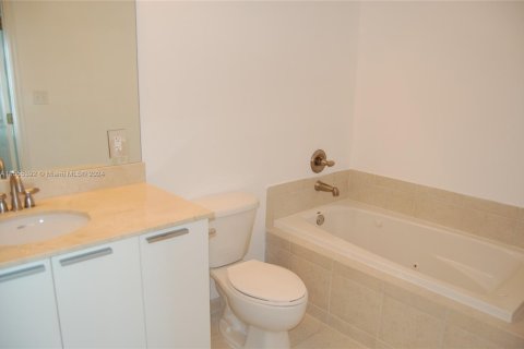 Condo in Hollywood, Florida, 2 bedrooms  № 1812377 - photo 8