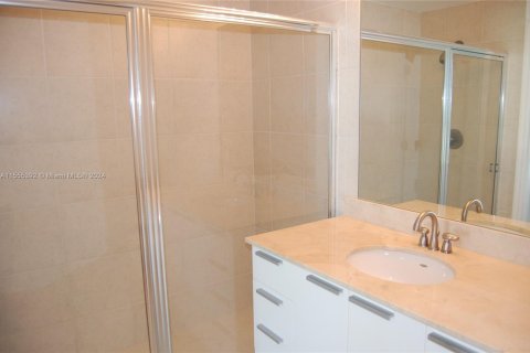 Condo in Hollywood, Florida, 2 bedrooms  № 1812377 - photo 7