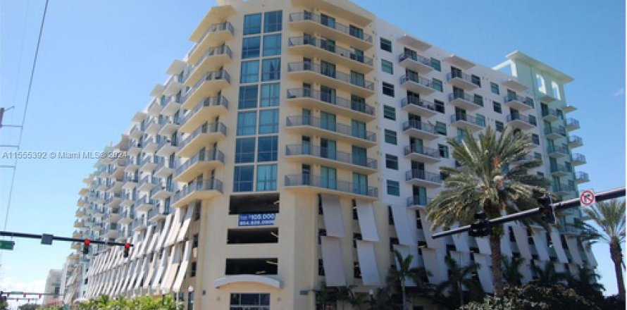 Condo in Hollywood, Florida, 2 bedrooms № 1812377