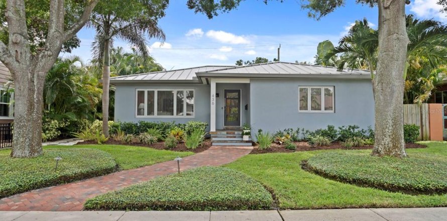 House in Saint Petersburg, Florida 2 bedrooms, 170.66 sq.m. № 1869772