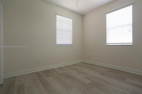 Townhouse in Pembroke Pines, Florida 3 bedrooms, 215.53 sq.m. № 1944951 - photo 8