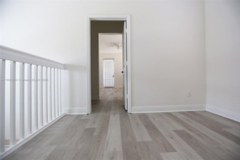 Townhouse in Pembroke Pines, Florida 3 bedrooms, 215.53 sq.m. № 1944951 - photo 7