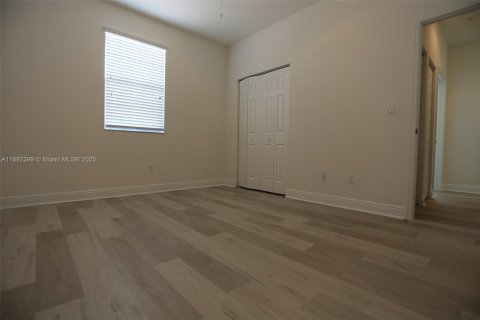 Townhouse in Pembroke Pines, Florida 3 bedrooms, 215.53 sq.m. № 1944951 - photo 12
