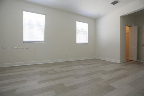 Townhouse in Pembroke Pines, Florida 3 bedrooms, 215.53 sq.m. № 1944951 - photo 15