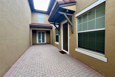 Adosado en alquiler en Pembroke Pines, Florida, 3 dormitorios, 215.53 m2 № 1944951 - foto 27