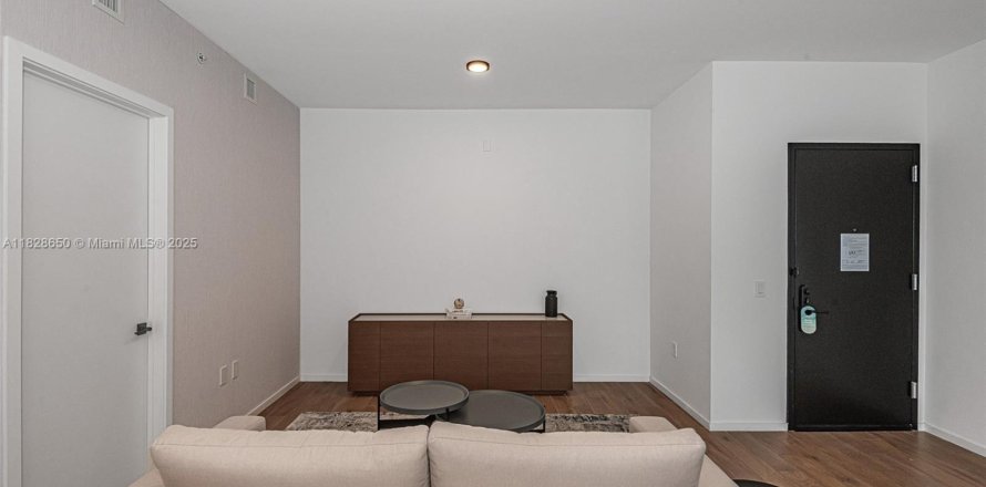 Condo à Miami, Floride, 3 chambres № 1977273