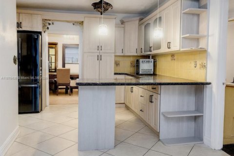 Купить виллу или дом в Майами, Флорида 9 комнат, 167.97м2, № 1921806 - фото 8