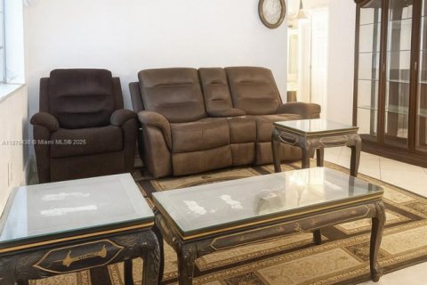 Купить виллу или дом в Майами, Флорида 9 комнат, 167.97м2, № 1921806 - фото 5