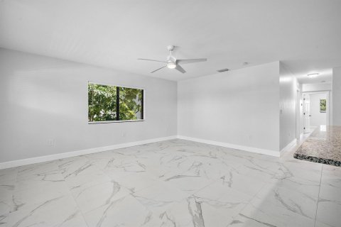 Copropriété à louer à Boca Raton, Floride: 3 chambres, 105.91 m2 № 2300319 - photo 8