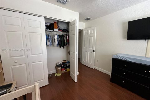 Townhouse in Miramar, Florida 3 bedrooms, 185.99 sq.m. № 1755935 - photo 27